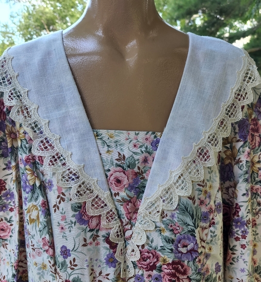 VINTAGE DRESS - Picture 4 of 13